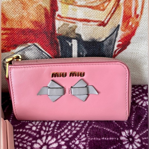 ⭐️COA⭐️MIU MIU PETALO PINK COIN/CARD ZIPPY KEY CASE~comes w/box 💯AUTHENTIC - Picture 9 of 9